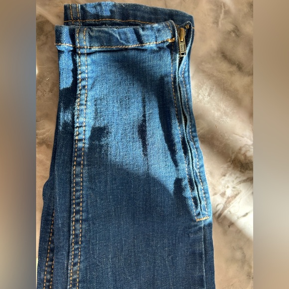Zara, skinny jeans, blue, size 6, zipper on ankles, fits really well - Picture 3 of 4